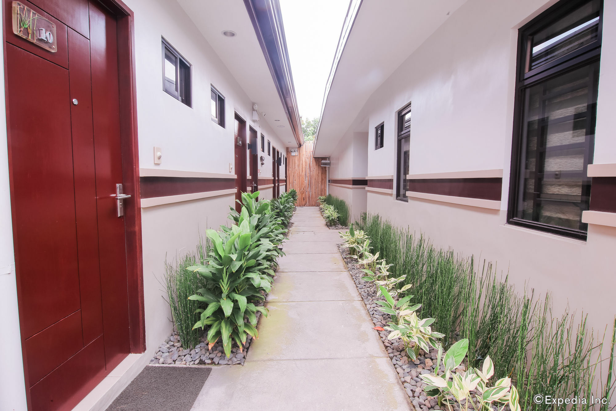 Garden View Hotel Angeles Exterior foto